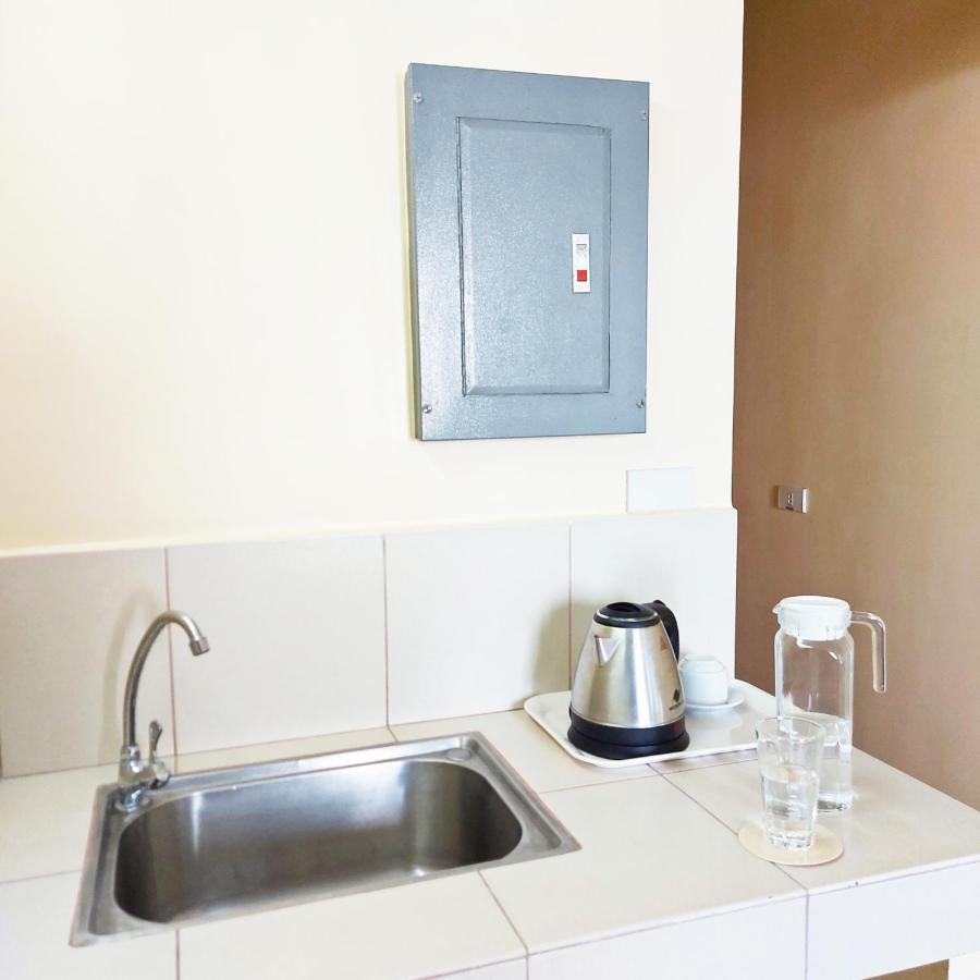 Airobedz Manila - A Value Hotel Ngoại thất bức ảnh